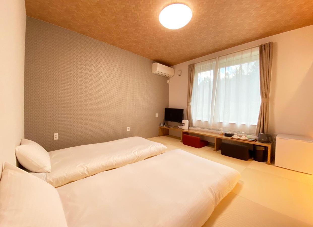 Hotel Hanafuji Inn Nakafurano Exteriör bild