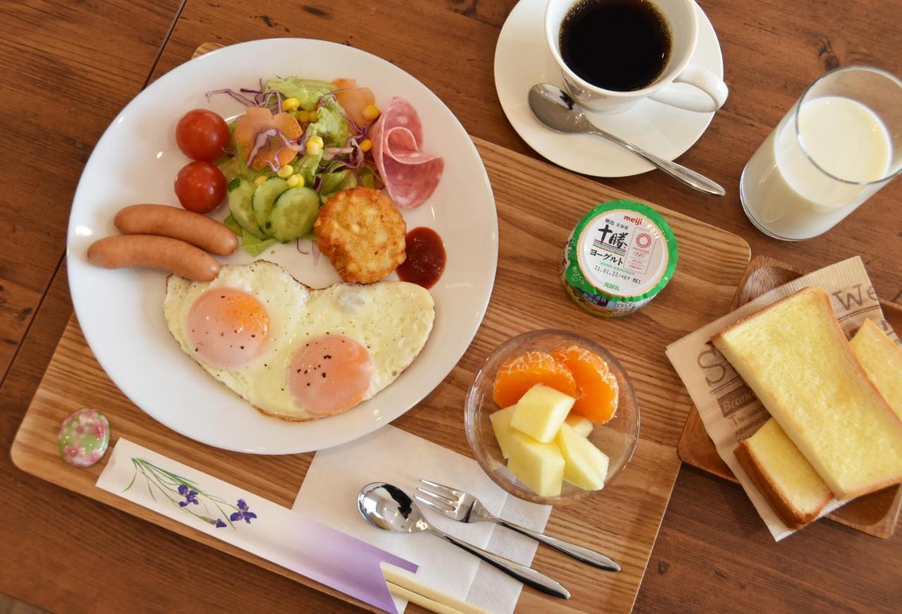 Hotel Hanafuji Inn Nakafurano Exteriör bild