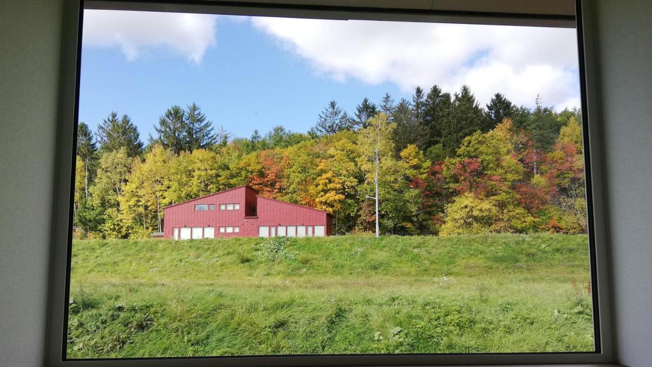 Hotel Hanafuji Inn NakaNakafurano Exteriör bild