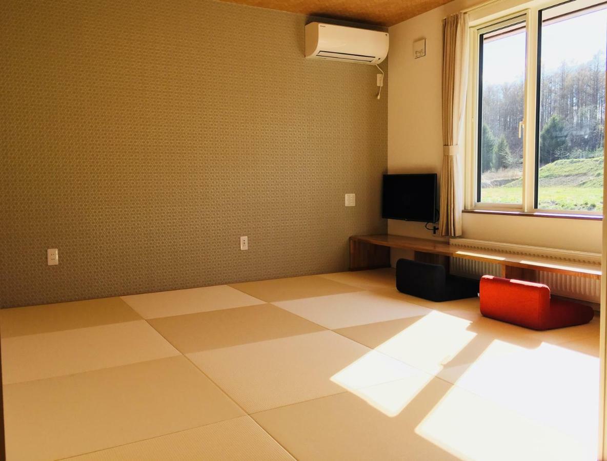 Hotel Hanafuji Inn Nakafurano Exteriör bild