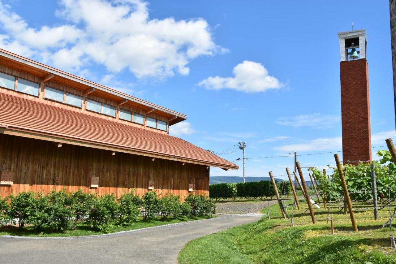 Hotel Hanafuji Inn NakaNakafurano Exteriör bild