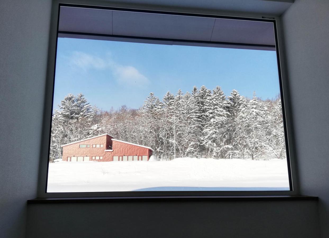 Hotel Hanafuji Inn NakaNakafurano Exteriör bild